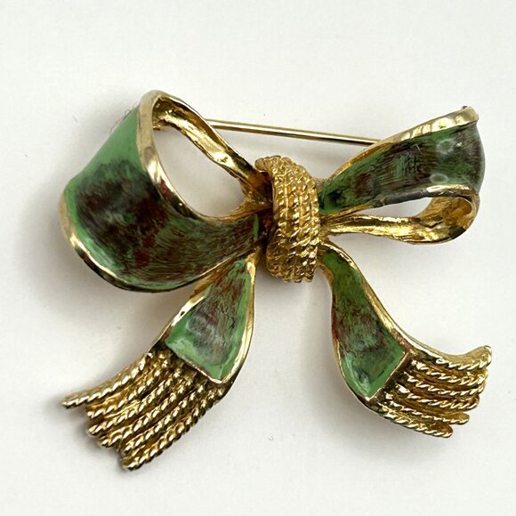 Hattie Carnegie Bow Green Enamel Ribbon Brooch Gold Tone Signed 1950s Vintage - Picture 12 of 12